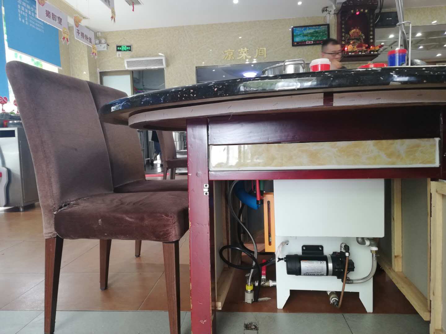 使用蒸汽發生器進行石鍋魚的加熱源 使用蒸汽發生器進行石鍋魚的加熱源