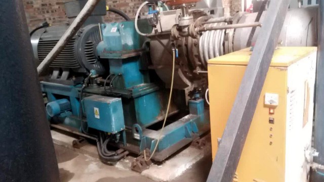 頑固機油清洗難，使用廣東油汙清洗蒸汽發生器高溫清洗油汙無殘留